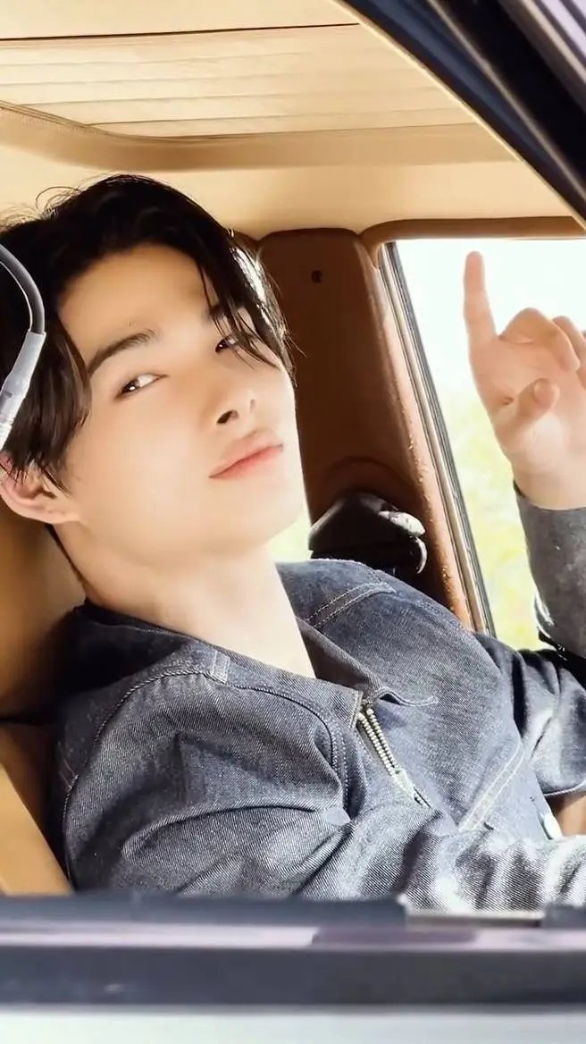 ai character: eason background