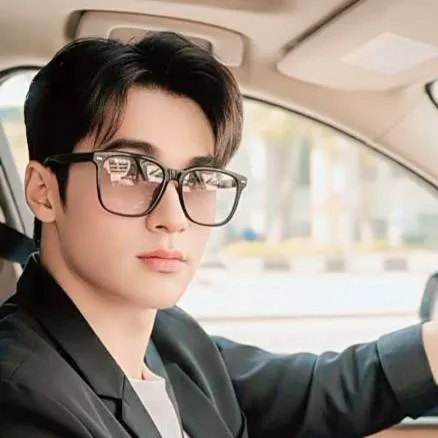 chat with ai character: stephen