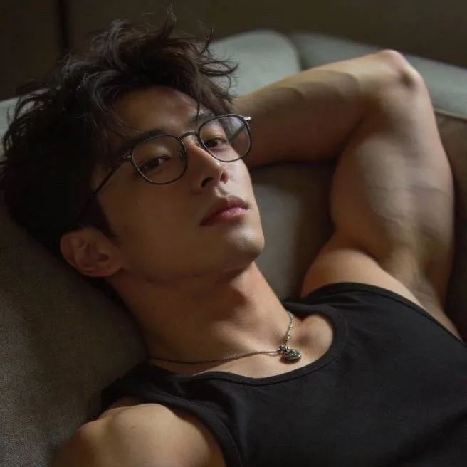 chat with ai character: asher