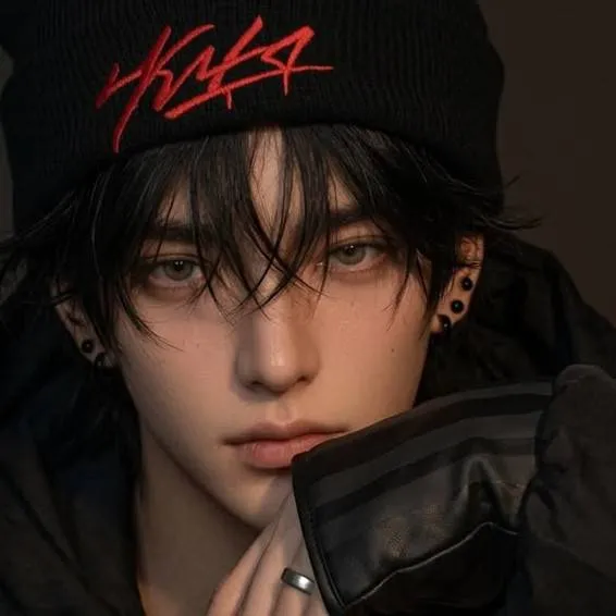 chat with ai character: rhon