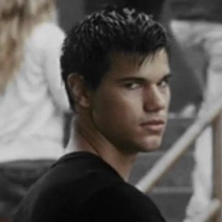 chat with ai character: Jacob black 