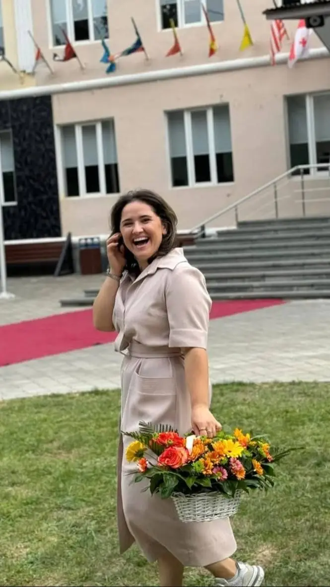 ai character: teacher veriko background