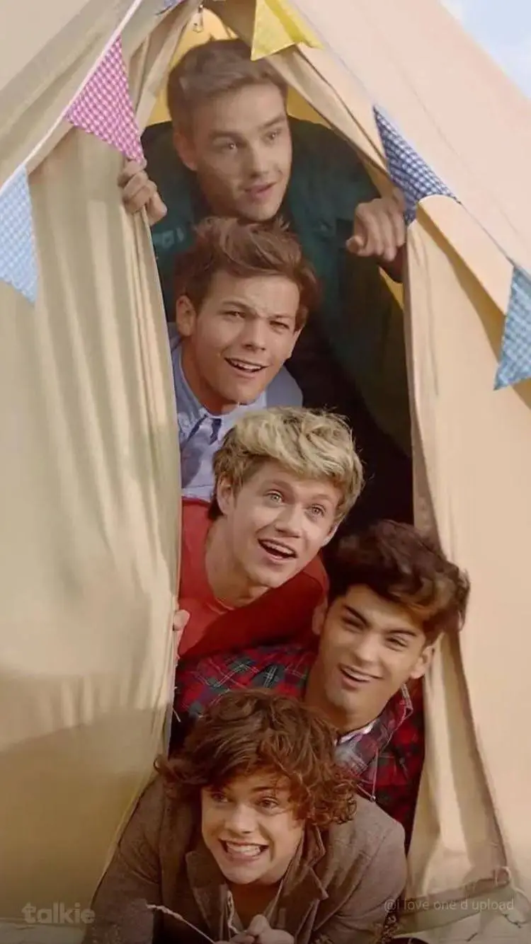ai character: One Direction  background