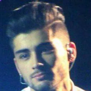 chat with ai character: Zayn Malik 