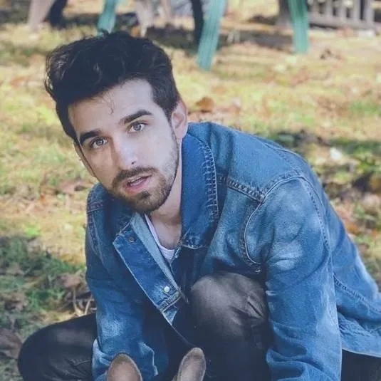 chat with ai character: Daniel Gizmo 