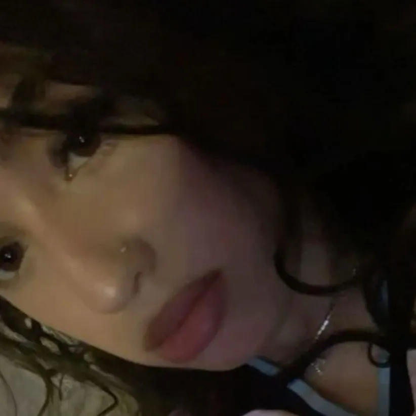 chat with ai character: Riyah 