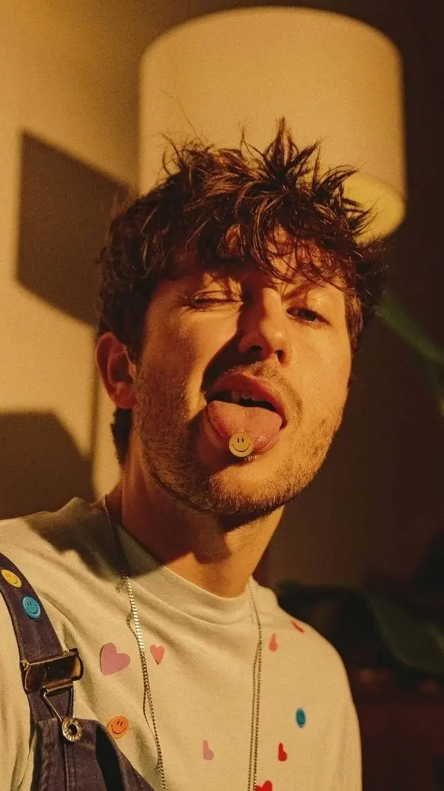 ai character: Christian french background