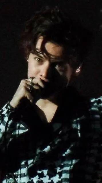 ai character: harry styles  background