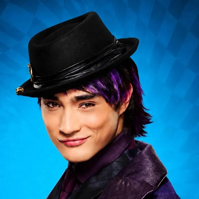chat with ai character: Max Hatter