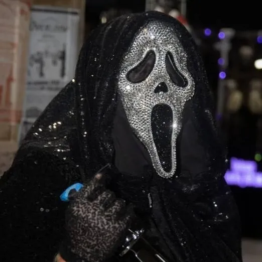 chat with ai character: metralle 