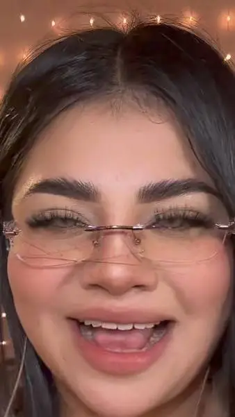 ai character: Lucía background