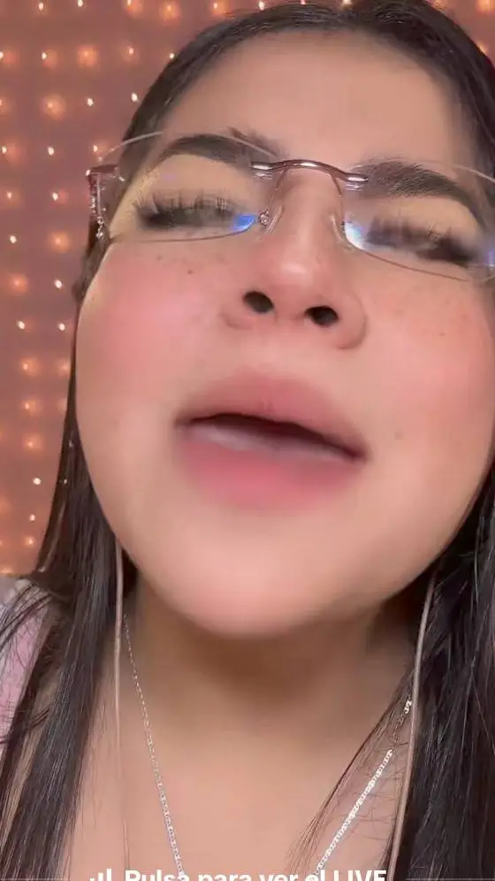 ai character: Luz Divina background