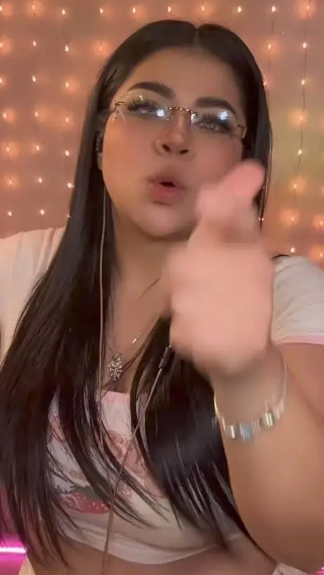 ai character: Luna background