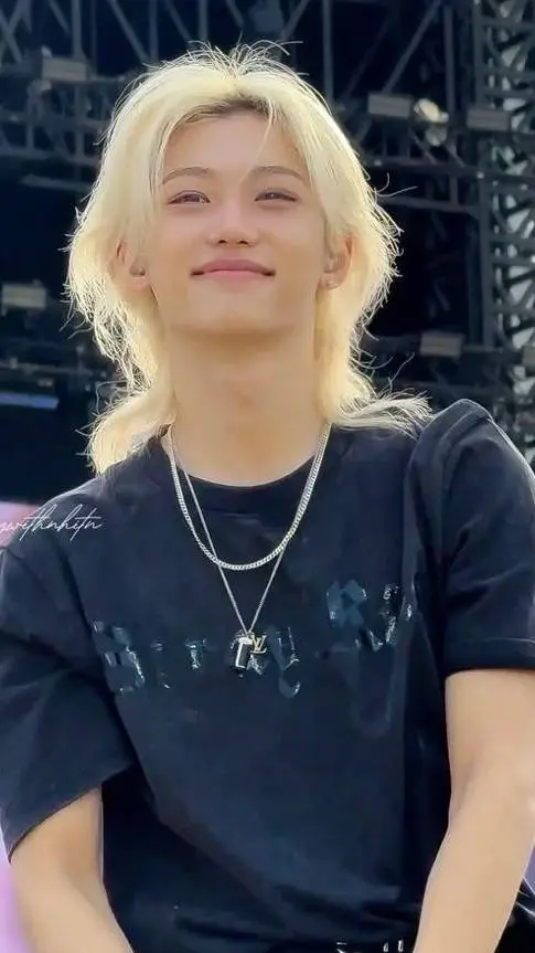 ai character: Felix background