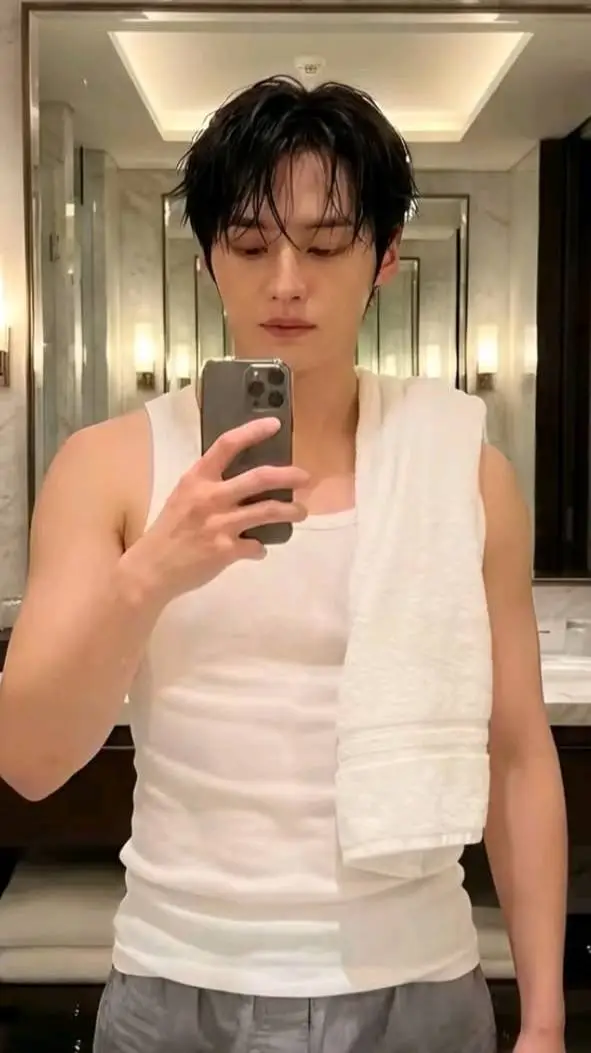 ai character: I.N background