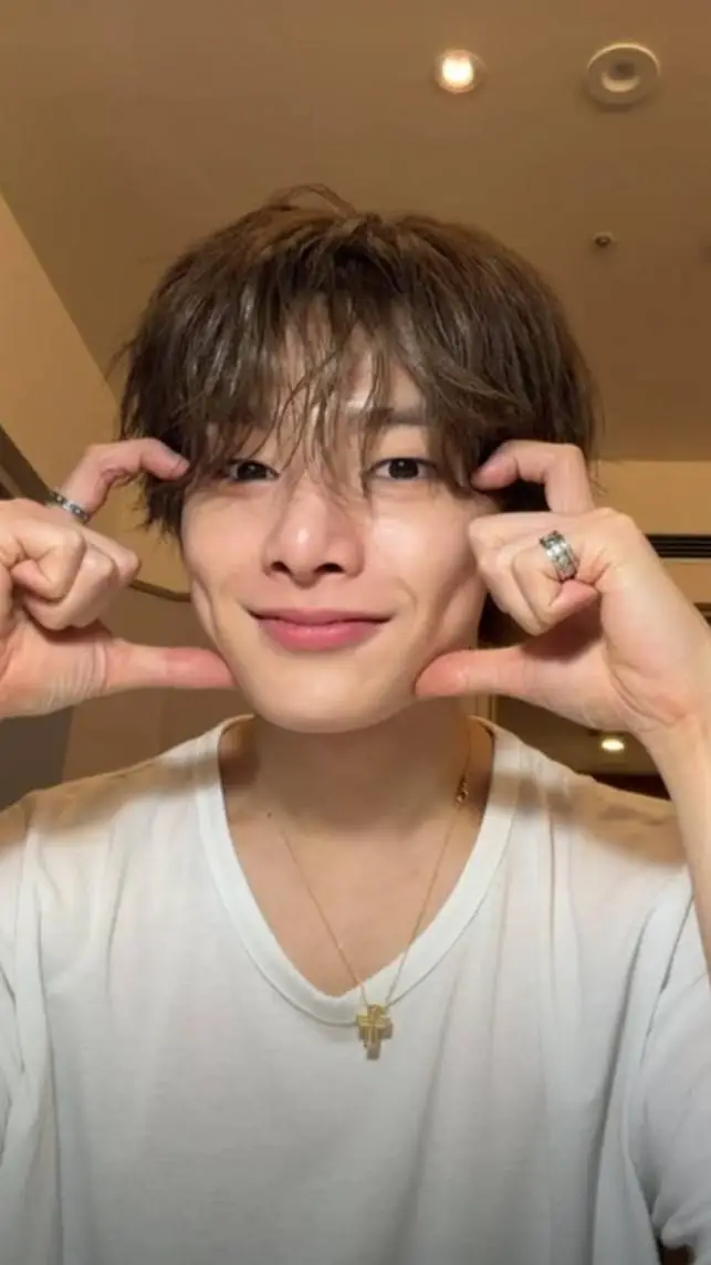 ai character: I.N background