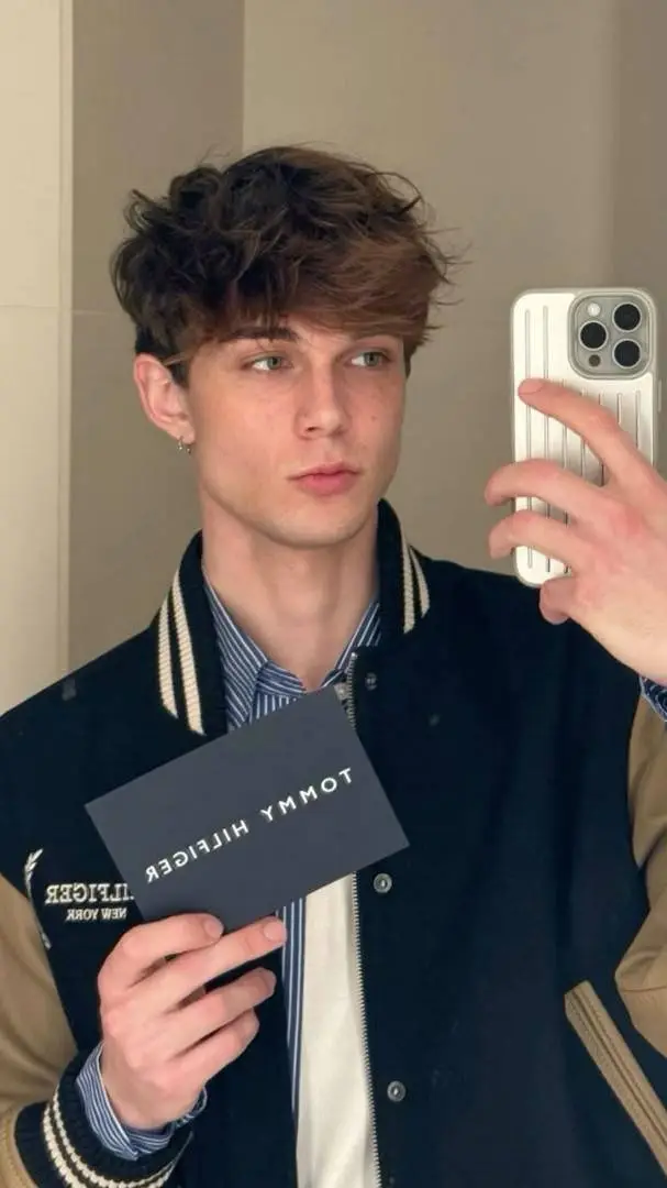 ai character: Nils Kuesel background