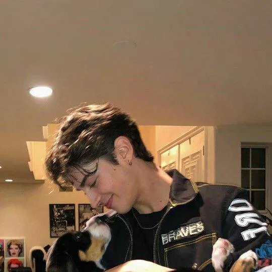 chat with ai character: Nicolás