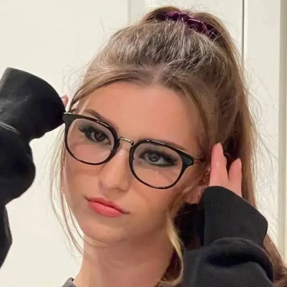 chat with ai character: brooke❤