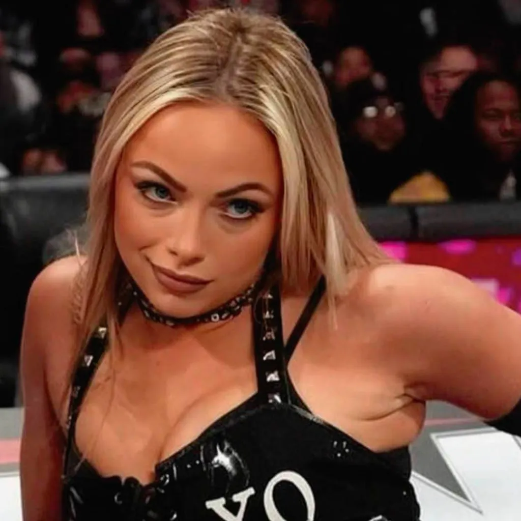 chat with ai character: Liv Morgan 