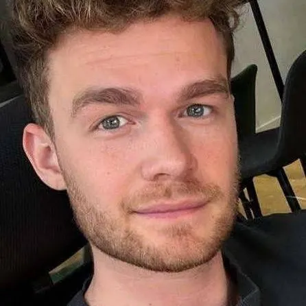 chat with ai character: Mr.sexy