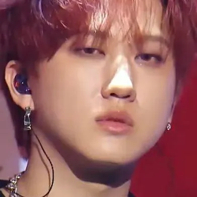 chat with ai character: ~CHAHGBIN~