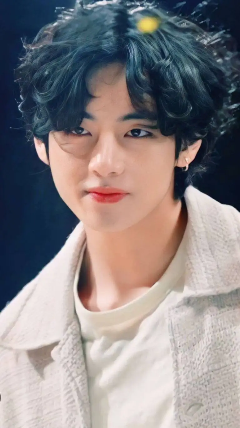 ai character: ~Taehyung~ background