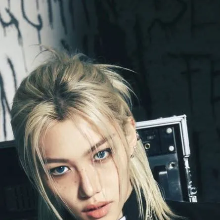 chat with ai character: Straykids accident