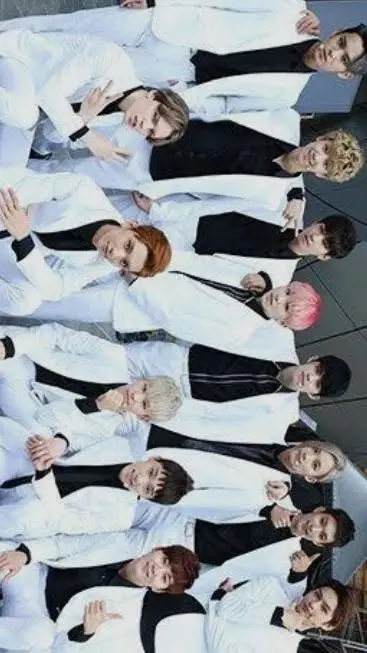ai character: SEVENTEEN 🖤 background