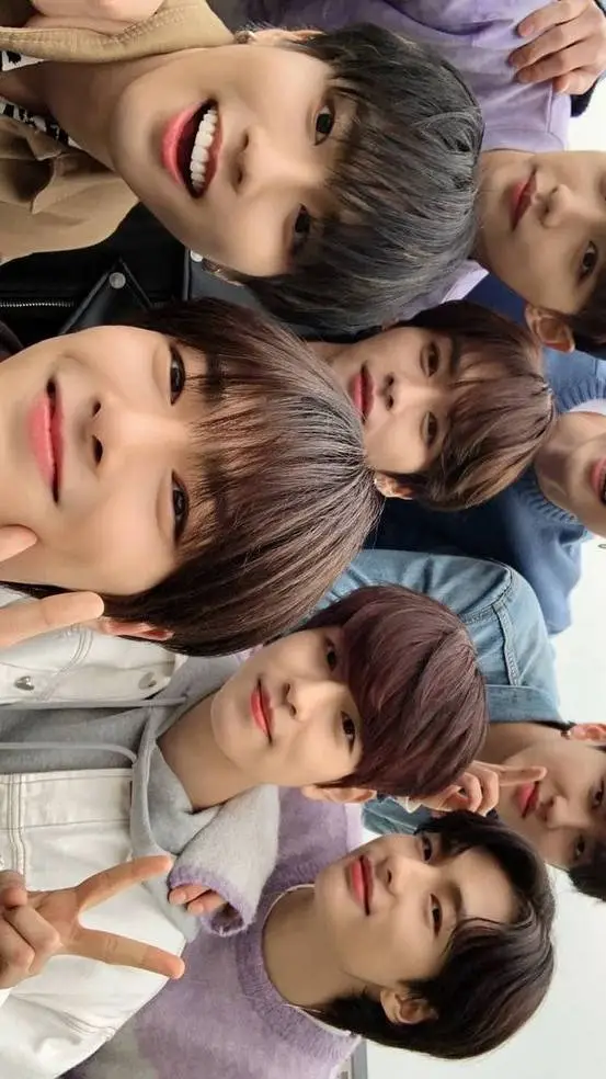ai character: Stray Kids! background