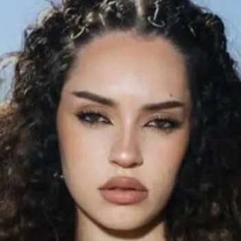 chat with ai character: Katseye