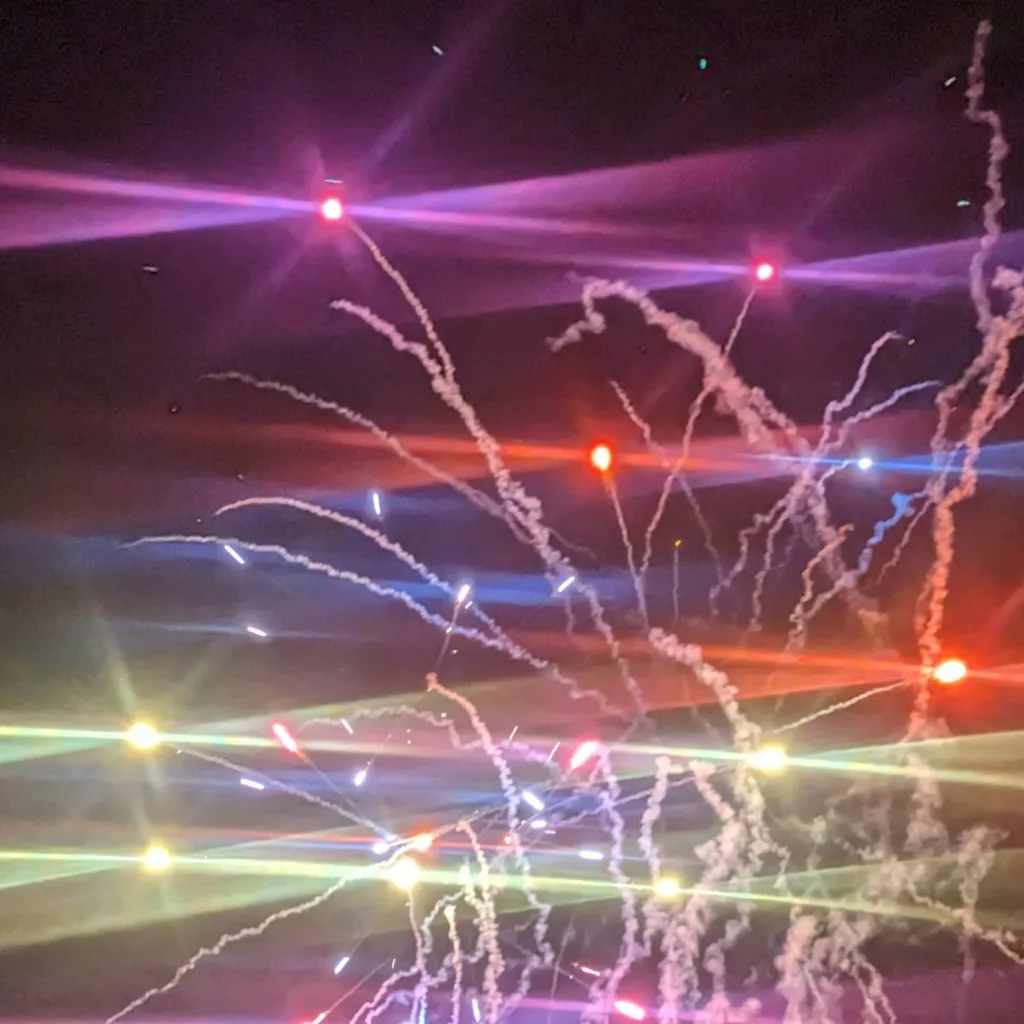 chat with ai character: hauking class<3