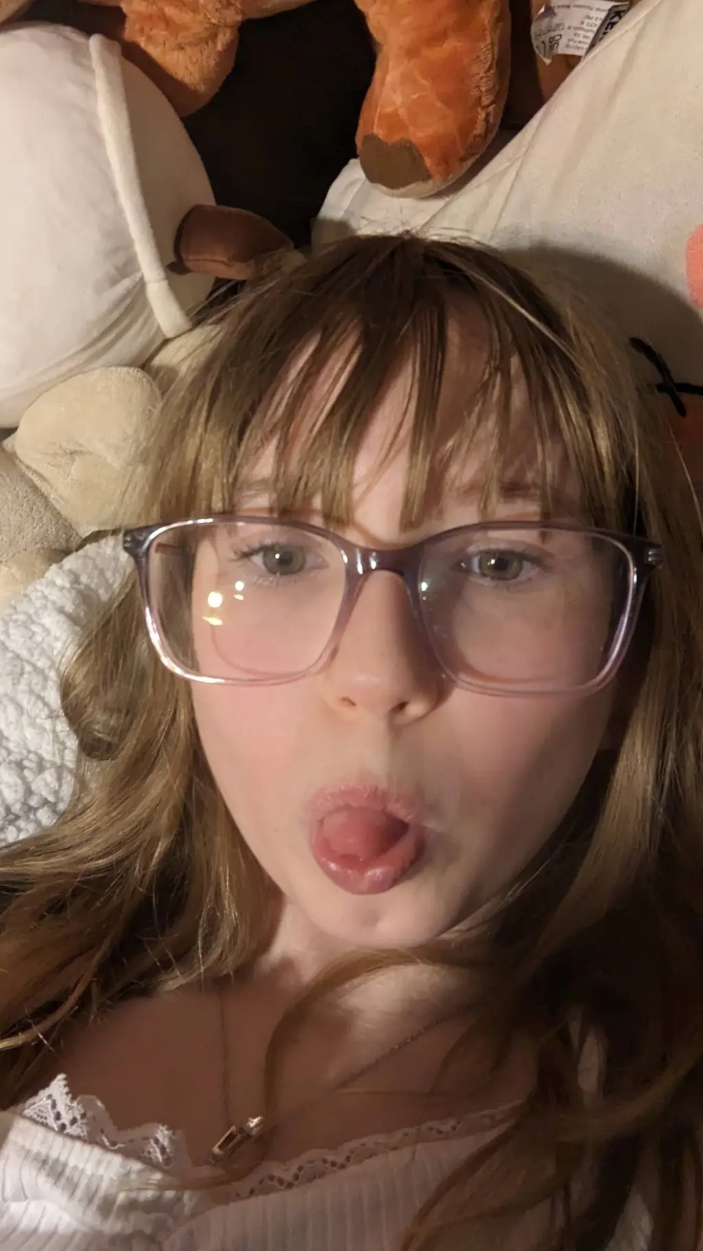 ai character: ⭐ violet/me⭐ background