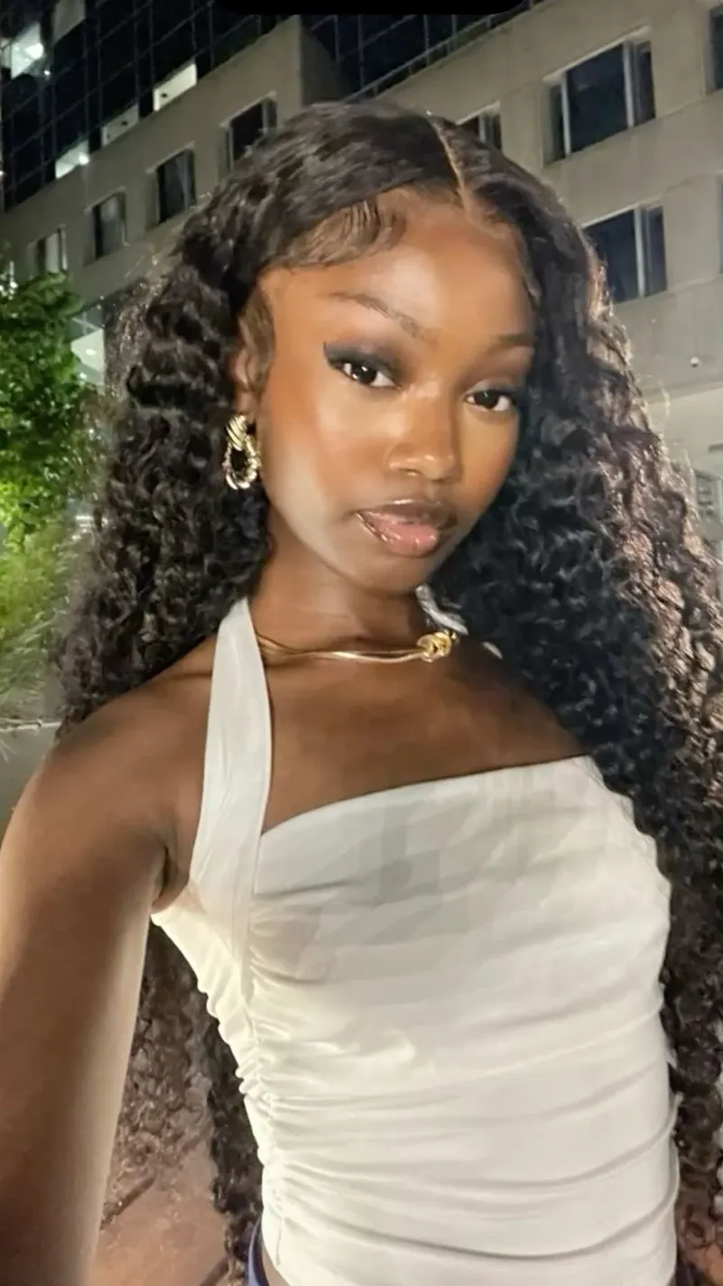 ai character: Nevaeh  background
