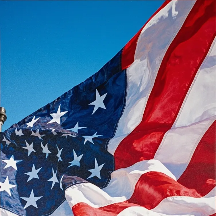 chat with ai character: HAMILTON 💅