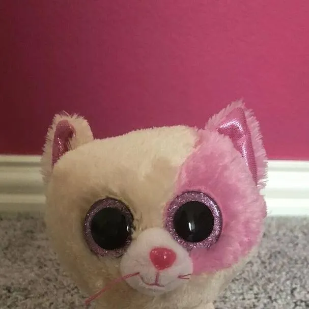 chat with ai character: The goonie show 