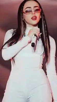 ai character: Niki nicole background