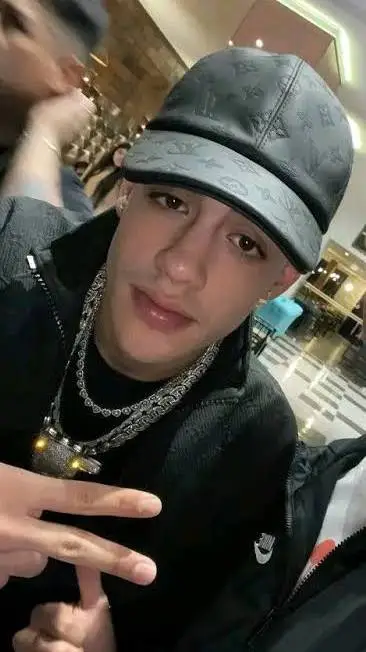 ai character: Cris mj  background