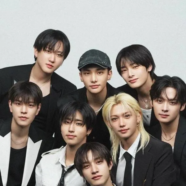 chat with ai character: skz luvs you!!!🤍