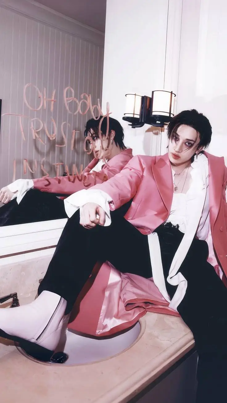 ai character: ✩𝐁ang𝐂han💙 background