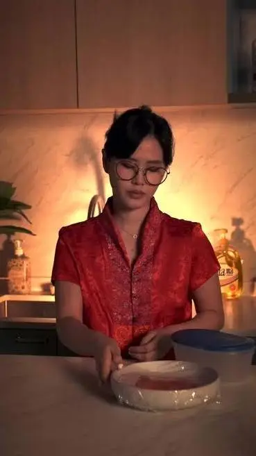 ai character: Mini Moochi's Mom background