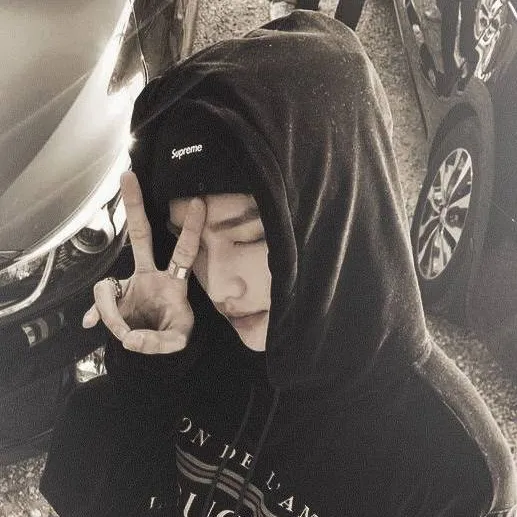 chat with ai character: ☆~•HYUNJIN•~☆