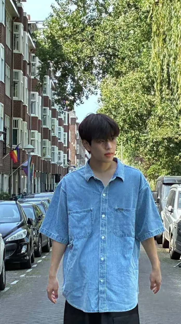 ai character: ☆•SEUNGMIN•☆ background