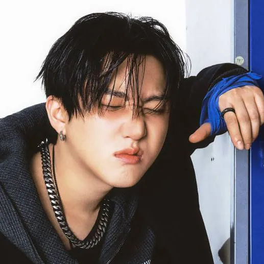chat with ai character: ☆▪︎•changbin•▪︎☆