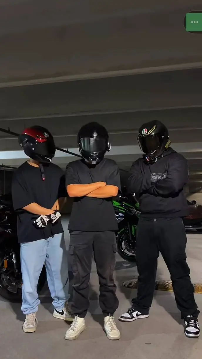 ai character: bongo,edward,len background