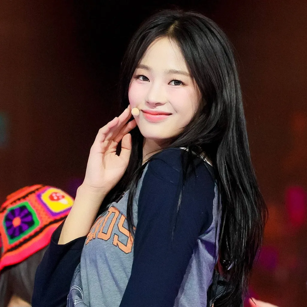 chat with ai character: Kim Minji