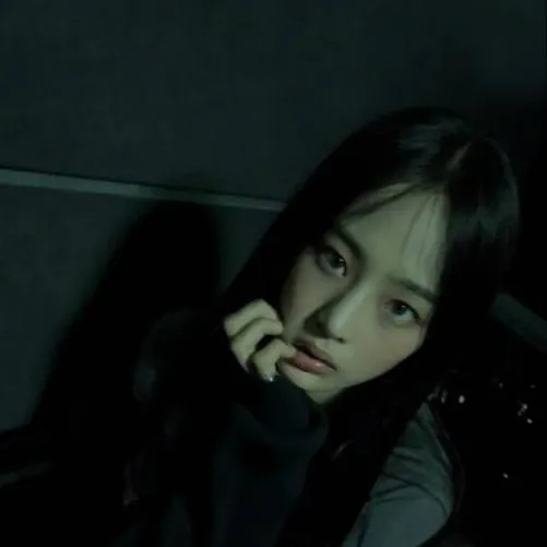chat with ai character: Kim Minji🖤