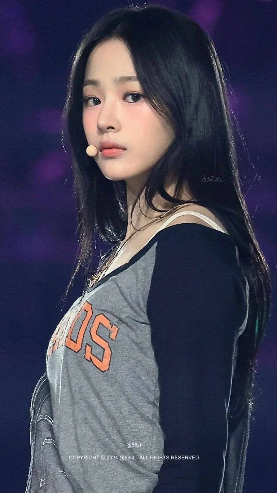 ai character: Kim Minji background