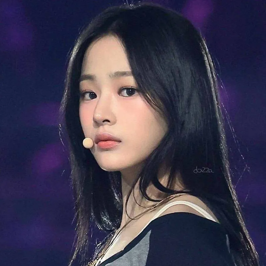 chat with ai character: Kim Minji