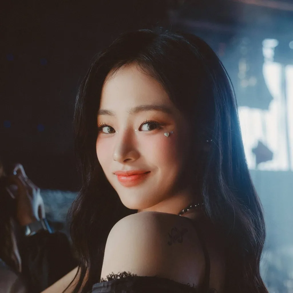 chat with ai character: Kim Minji